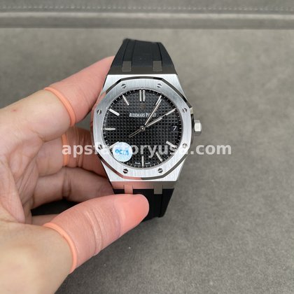 QC photographs, Royal Oak 41mm, black dial, rubber strap, 7 frames