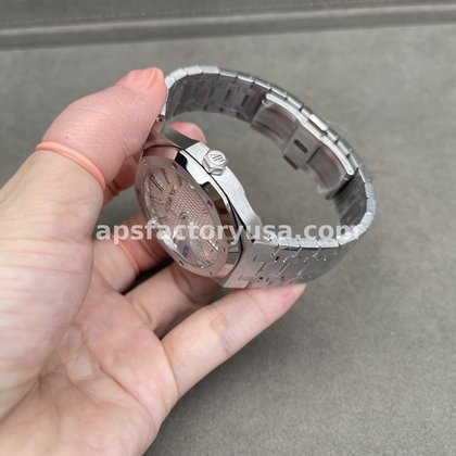QC photograph 2 of 8 - 15510ST Silver Dial